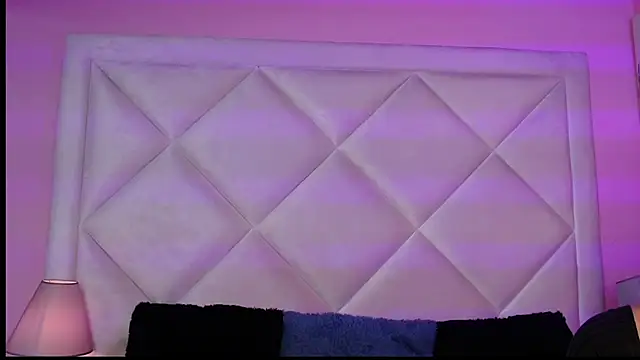 Snapshot of Miaa_Smithh__ chatting on November 25, 12:05 pm Miaa Smithh online show from November 25, 12:05 pm