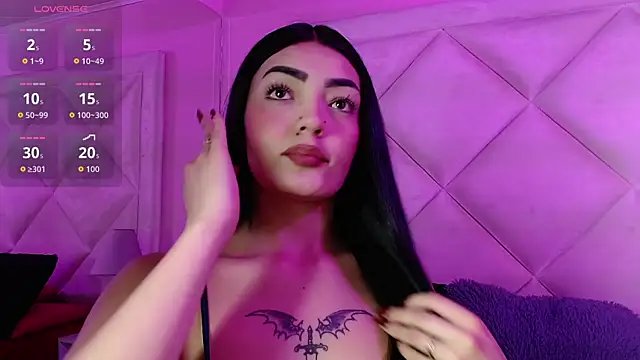 Snapshot of Miaa_Smithh__ chatting on January 6, 11:36 am Miaa Smithh online show from January 6, 11:36 am