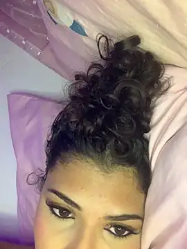 luluzinhax online show from February 24, 3:15 am