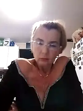 Snapshot of VasylynaLove421 chatting on September 9, 5:45 pm VasylynaLove421 online show from September 9, 5:45 pm