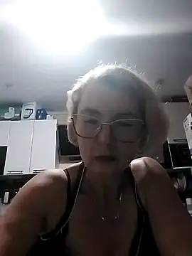 Snapshot of VasylynaLove421 chatting on September 12, 6:41 pm VasylynaLove421 online show from September 12, 6:41 pm