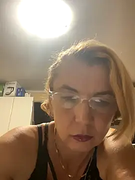 Snapshot of VasylynaLove421 chatting on September 15, 7:25 pm VasylynaLove421 online show from September 15, 7:25 pm