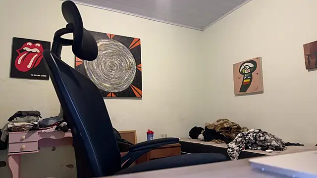 Snapshot of chrisalmeid_ chatting on August 3, 10:35 pm chrisalmeid online show from August 3, 10:35 pm