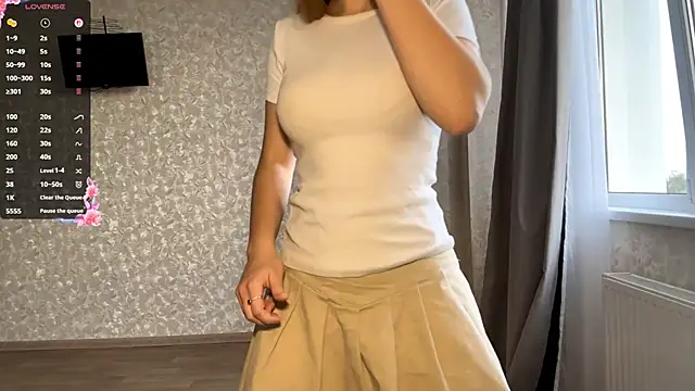 DreamyOlivia online show from October 8, 1:53 pm