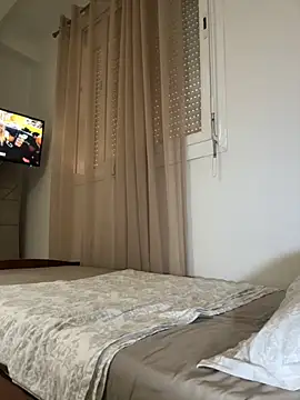 Snapshot of Merousexy282828 chatting on November 4, 3:55 pm Merousexy282828 online show from November 4, 3:55 pm