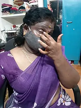 Snapshot of Tamil_Kavitha10 chatting on April 29, 7:20 pm Tamil Kavitha10 online show from April 29, 7:20 pm