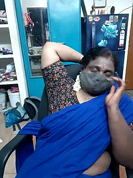 Snapshot of Tamil_Kavitha10 chatting on April 30, 9:08 pm Tamil Kavitha10 online show from April 30, 9:08 pm