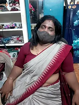 Snapshot of Tamil_Kavitha10 chatting on May 9, 9:42 pm Tamil Kavitha10 online show from May 9, 9:42 pm