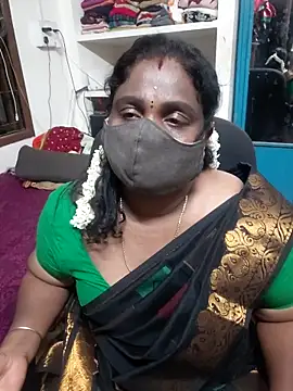 Snapshot of Tamil_Kavitha10 chatting on May 10, 4:12 pm Tamil Kavitha10 online show from May 10, 4:12 pm