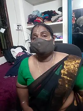 Snapshot of Tamil_Kavitha10 chatting on May 21, 5:20 pm Tamil Kavitha10 online show from May 21, 5:20 pm