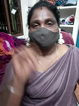 Snapshot of Tamil_Kavitha10 chatting on June 2, 5:48 pm Tamil Kavitha10 online show from June 2, 5:48 pm