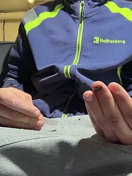 Snapshot of 420boy__ chatting on November 12, 9:14 pm 420boy online show from November 12, 9:14 pm