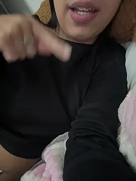 lulizoee online show from June 18, 6:23 pm