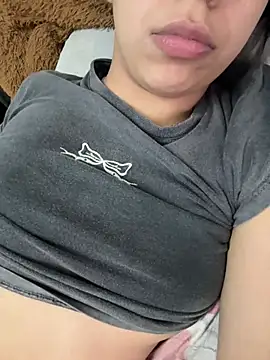 lulizoee online show from July 17, 6:46 pm