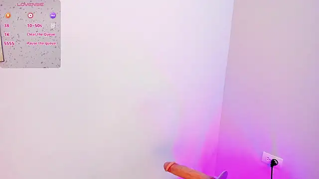 Mia Valentine  online show from February 6, 8:34 pm