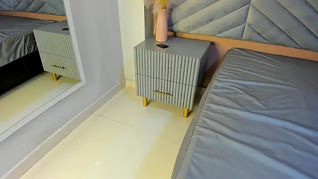 Mia Valentine  online show from February 14, 7:10 pm