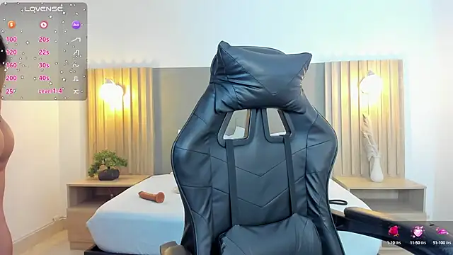 Snapshot of caroline_00403_ chatting on September 23, 7:06 pm caroline 00403  online show from September 23, 7:06 pm