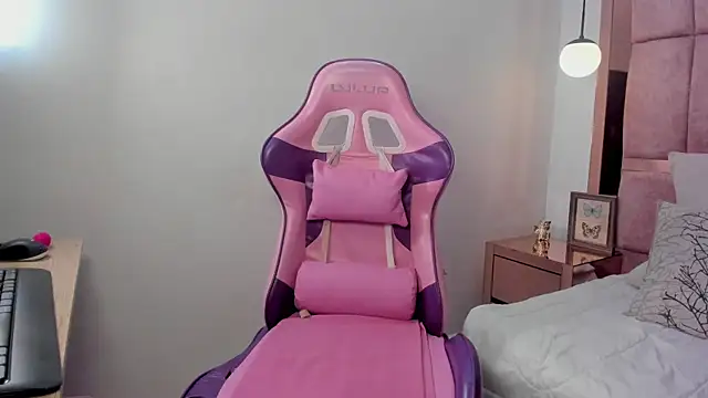 kate lua online show from September 17, 11:56 am