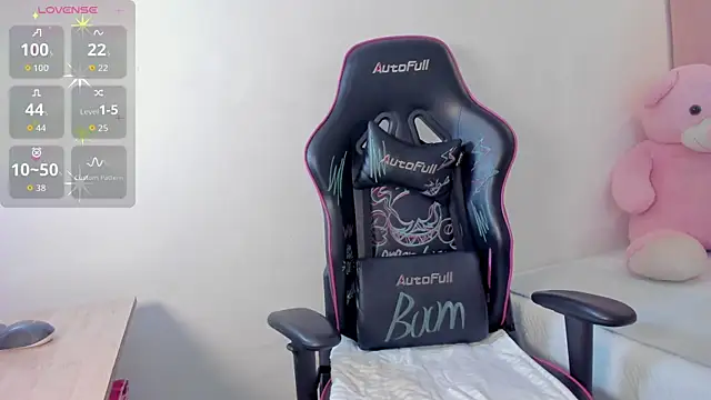 kate lua online show from October 4, 1:09 pm