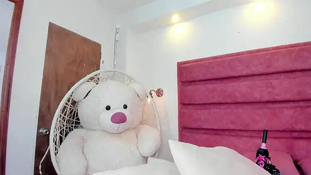Snapshot of kate_lua chatting on May 10, 3:17 pm kate lua online show from May 10, 3:17 pm