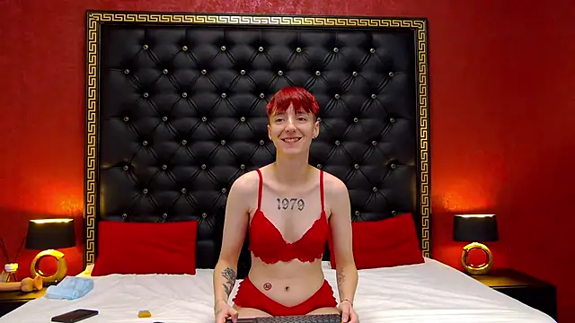 Luna Devil  online show from October 17, 5:37 pm