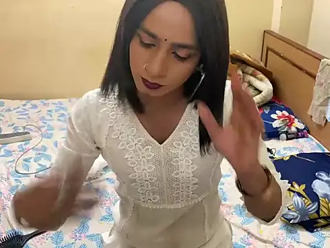 LuvLayla online show from February 16, 8:16 pm