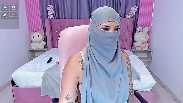 Snapshot of Nayla-Mouna chatting on September 23, 5:27 pm Nayla-Mouna online show from September 23, 5:27 pm