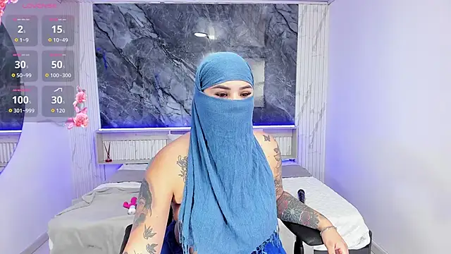 Snapshot of Nayla-Mouna chatting on October 16, 7:48 pm Nayla-Mouna online show from October 16, 7:48 pm