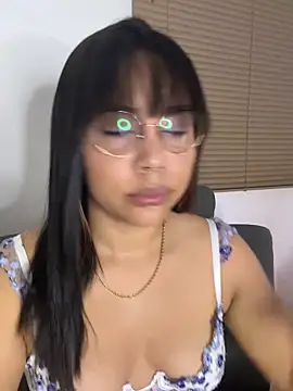 Snapshot of P_A_U_L_I_N_A_ chatting on February 27, 3:17 am P A U L I N A online show from February 27, 3:17 am