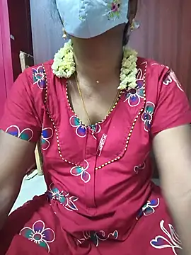 Snapshot of umashreetamil chatting on June 23, 6:11 am umashreetamil online show from June 23, 6:11 am