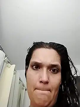 Snapshot of RaeBanzz chatting on September 29, 5:45 am RaeBanzz online show from September 29, 5:45 am