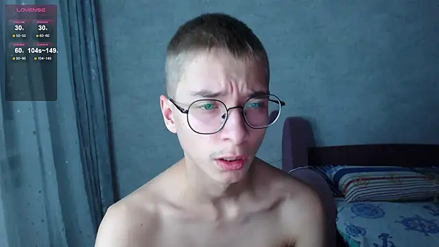 glasses cat online show from November 18, 8:57 pm