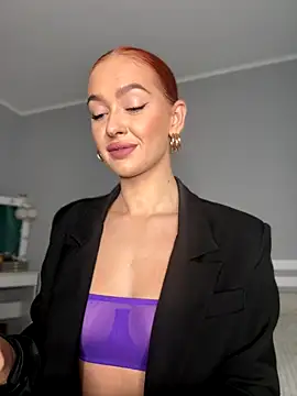 LittleFox    online show from October 6, 7:06 am