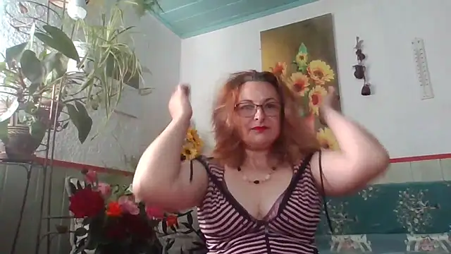 Snapshot of ZhannaLove480 chatting on June 19, 5:56 am ZhannaLove480 online show from June 19, 5:56 am