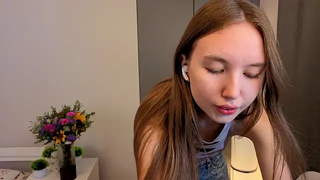 ElfredaTupy online show from September 14, 6:12 am