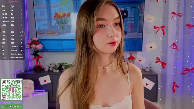 Snapshot of ElfredaTupy chatting on February 13, 8:38 pm ElfredaTupy online show from February 13, 8:38 pm