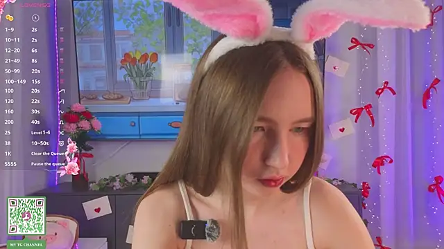 ElfredaTupy online show from March 22, 7:28 pm