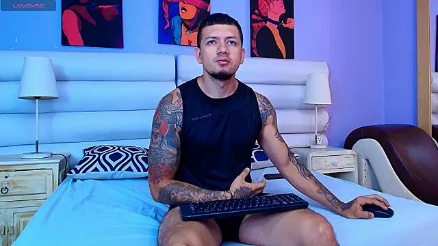 Snapshot of Dante_Flamee chatting on July 22, 12:19 pm Dante Flamee online show from July 22, 12:19 pm