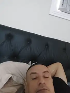 andrerj22 online show from June 1, 3:03 pm