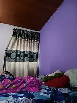 Snapshot of Zulema_R1 chatting on June 18, 10:58 pm Zulema R1 online show from June 18, 10:58 pm