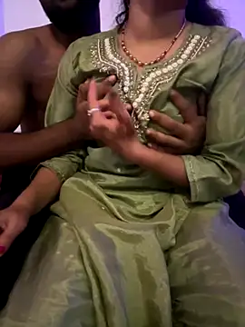 Snapshot of Naughty_couple_live chatting on November 3, 10:38 am Naughty couple live online show from November 3, 10:38 am