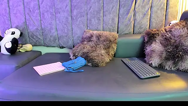 Snapshot of Rowan_Mills chatting on October 4, 8:18 pm Rowan Mills online show from October 4, 8:18 pm