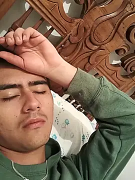 Snapshot of -mrpaul chatting on October 1, 7:03 am -mrpaul online show from October 1, 7:03 am