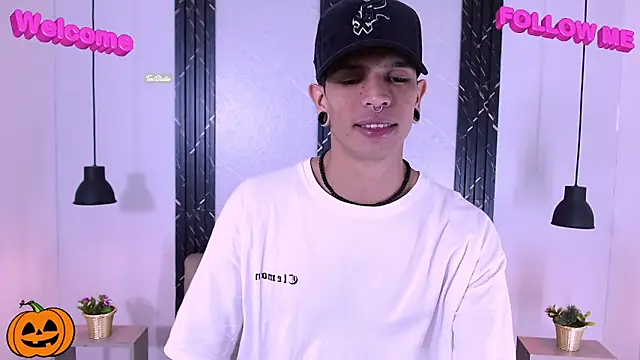 Franvill Trato online show from October 7, 8:06 pm