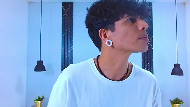 Franvill Trato online show from November 8, 7:34 pm