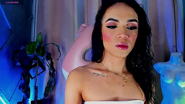 Snapshot of Cristal_Gem1 chatting on July 14, 10:21 am Cristal Gem1 online show from July 14, 10:21 am