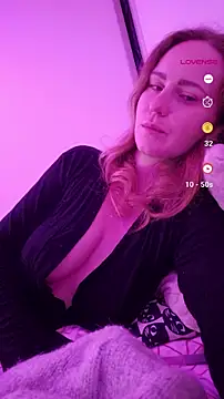 LyraHotty online show from March 12, 6:58 pm