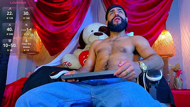 Thaiel Fosteer online show from February 14, 7:27 am