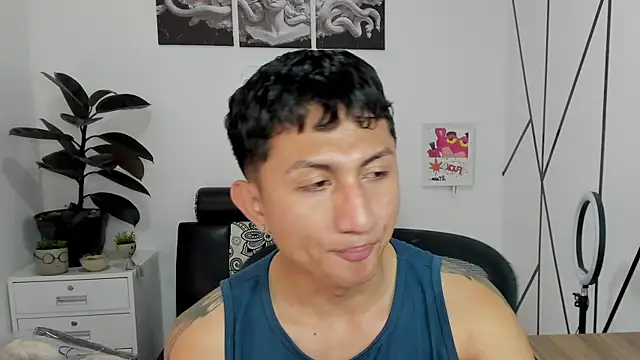 oliver mr  online show from November 10, 9:25 pm