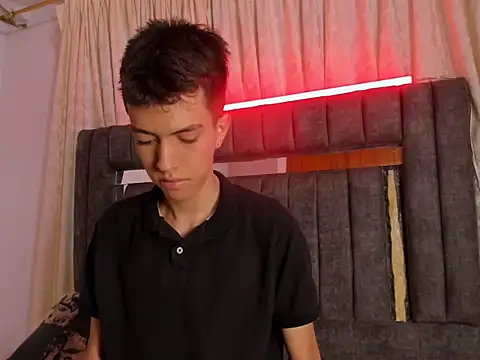 Snapshot of dylan_202520_ chatting on October 6, 11:40 am dylan 202520 online show from October 6, 11:40 am